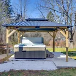 Charming Cresco Home With Game Room And Private Pool!