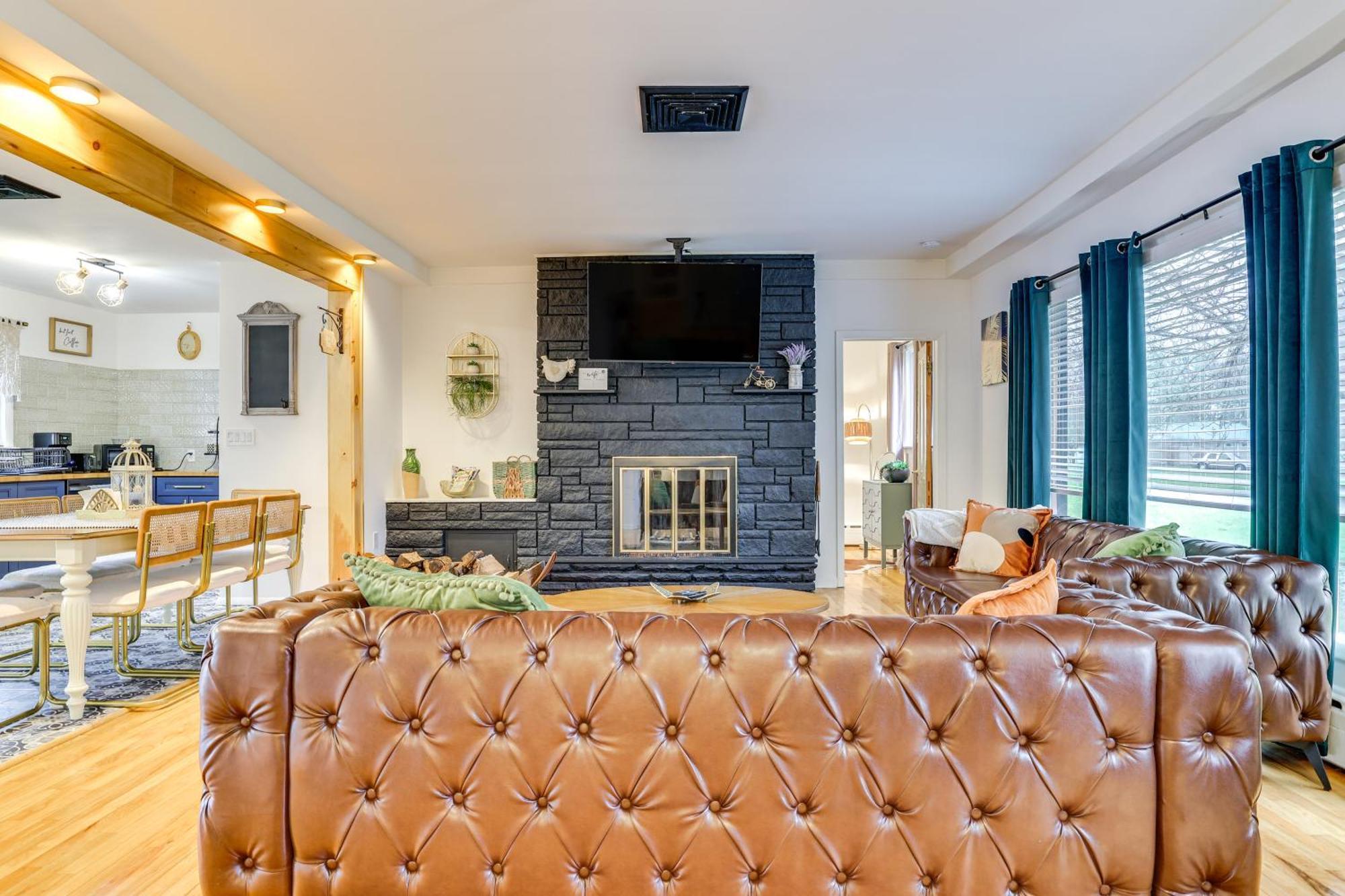 Charming With Game And Private Pool! Cresco