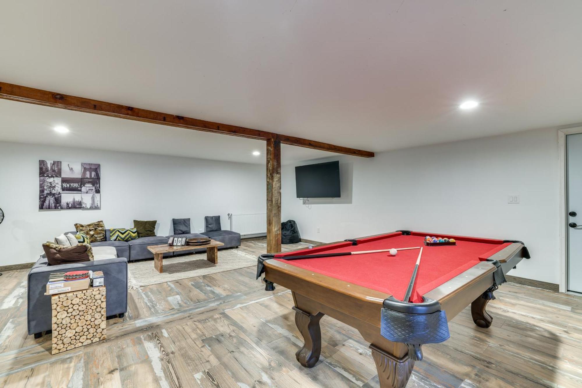 Charming With Game And Private Pool! * Cresco