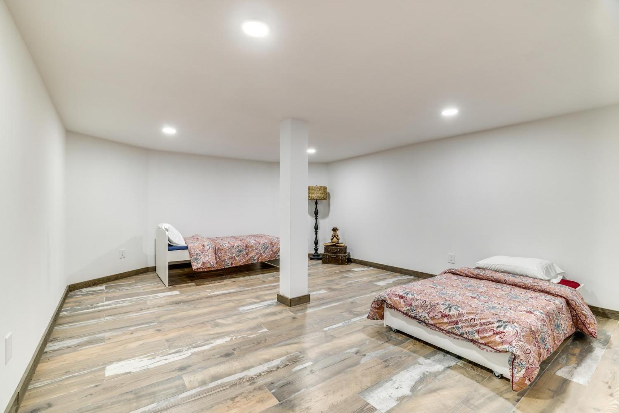 Charming With Game And Private Pool! Cresco