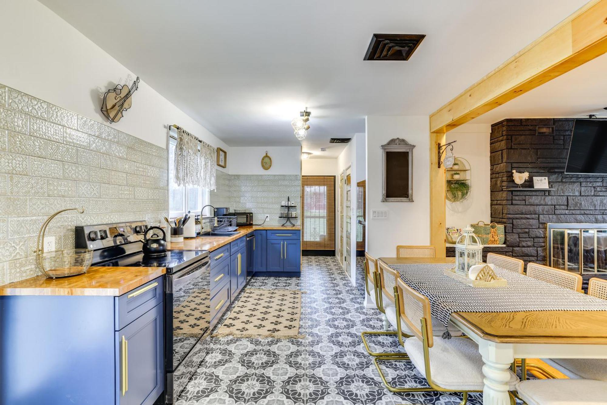 Holiday home Charming With Game And Private Pool!