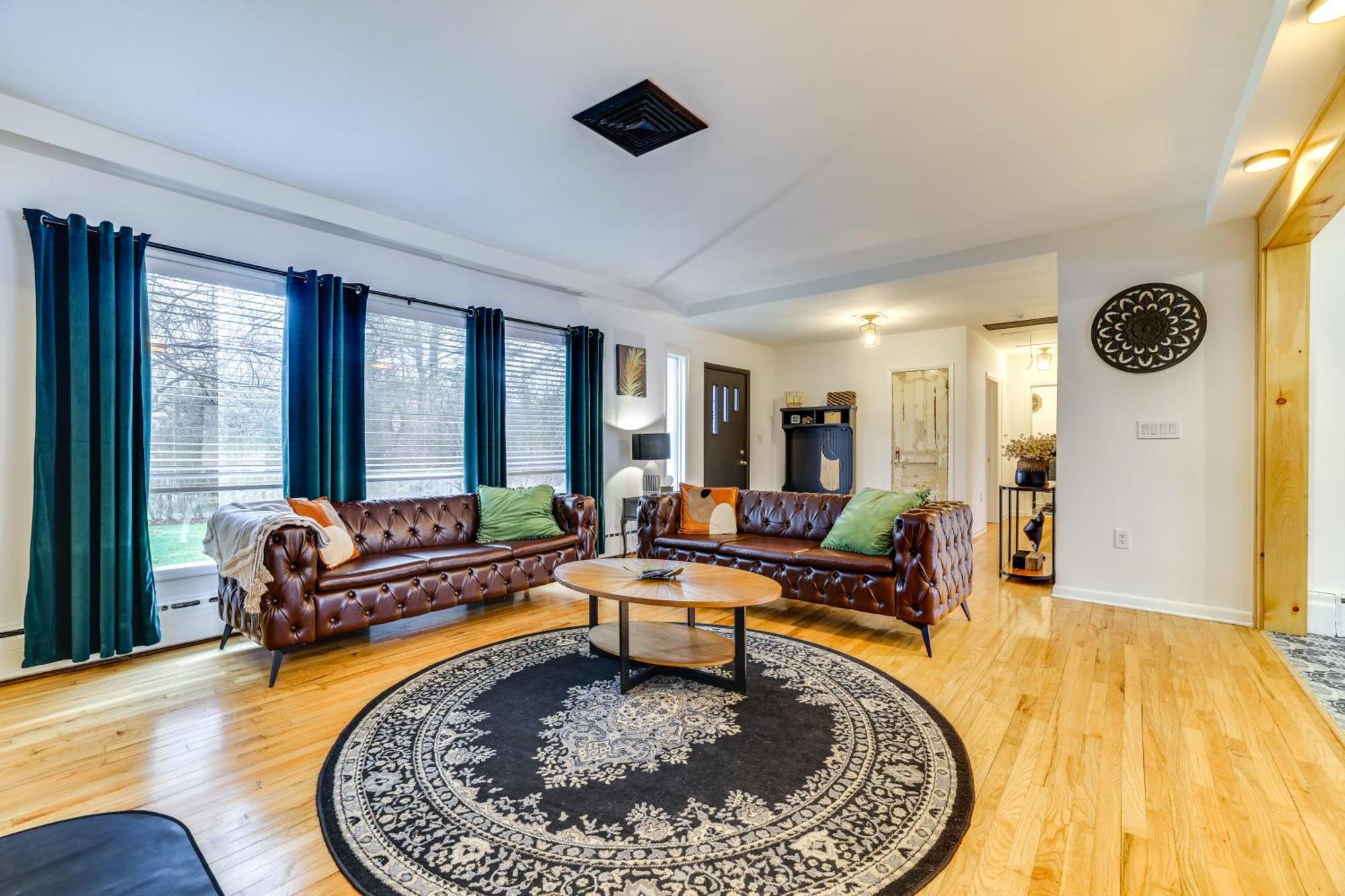 Charming With Game And Private Pool! Cresco