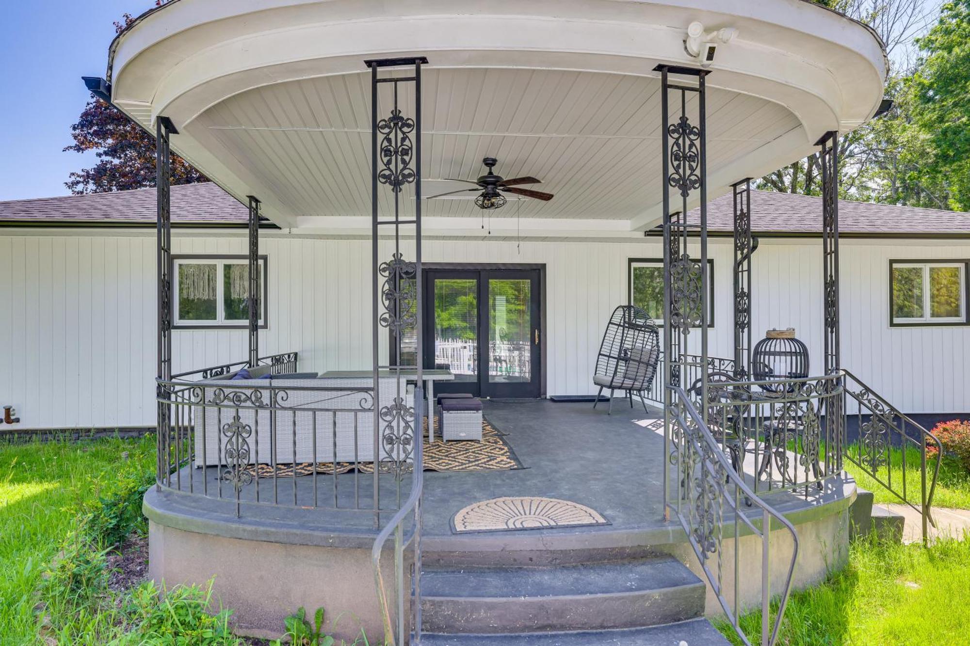 Charming With Game And Private Pool! *