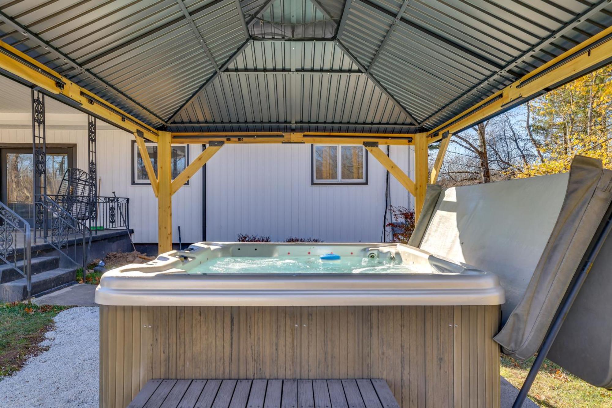 Holiday home Charming With Game And Private Pool!