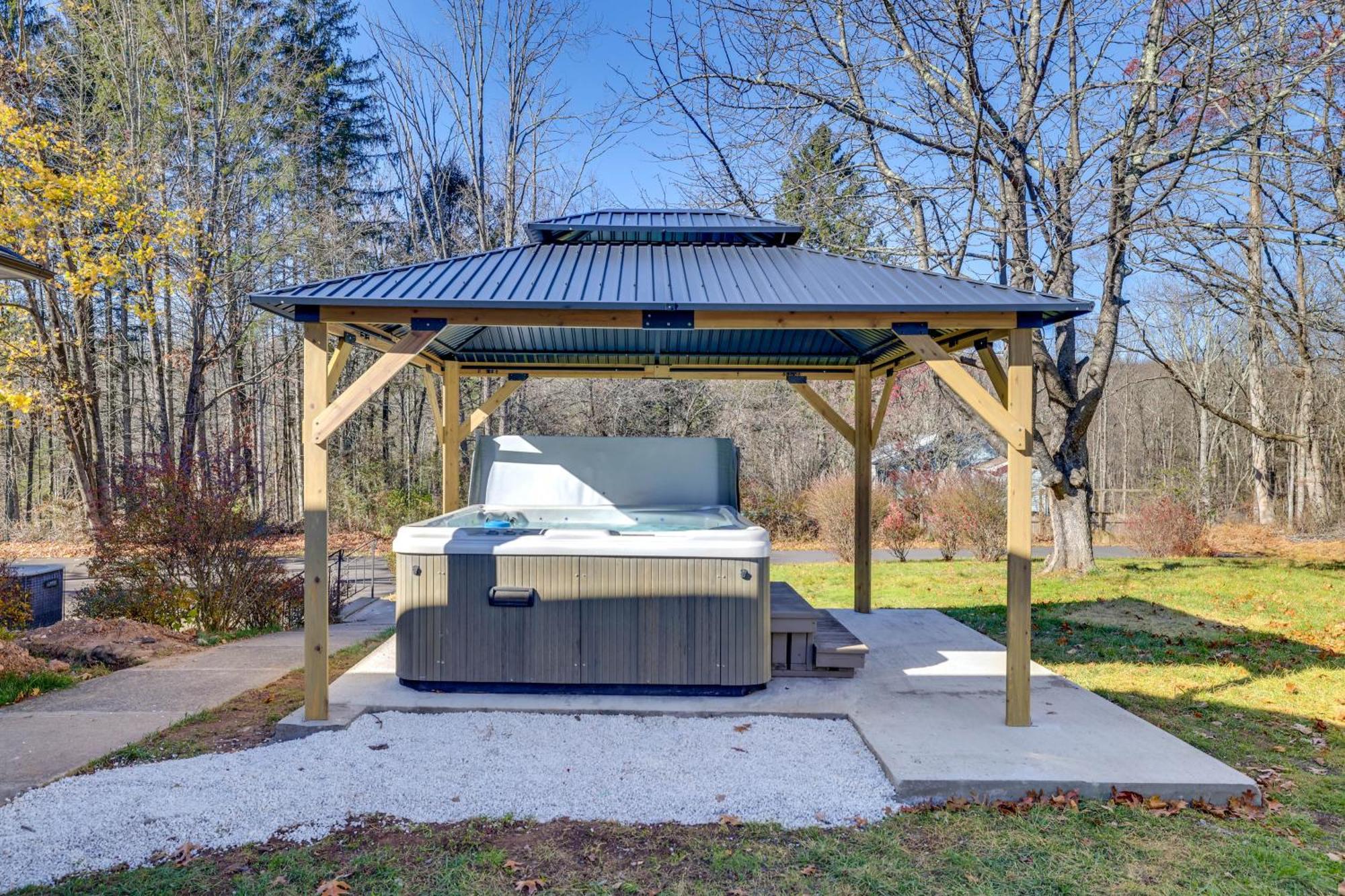 Charming With Game And Private Pool! *